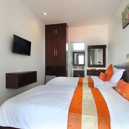 Lotus Tirta Seminyak Hotel Exterior foto