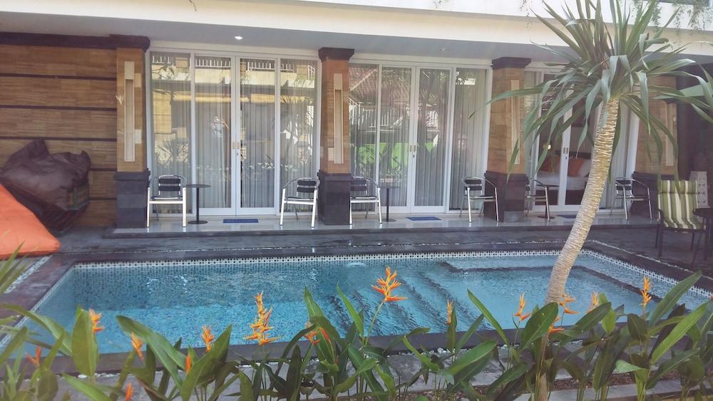 Lotus Tirta Seminyak Hotel Exterior foto