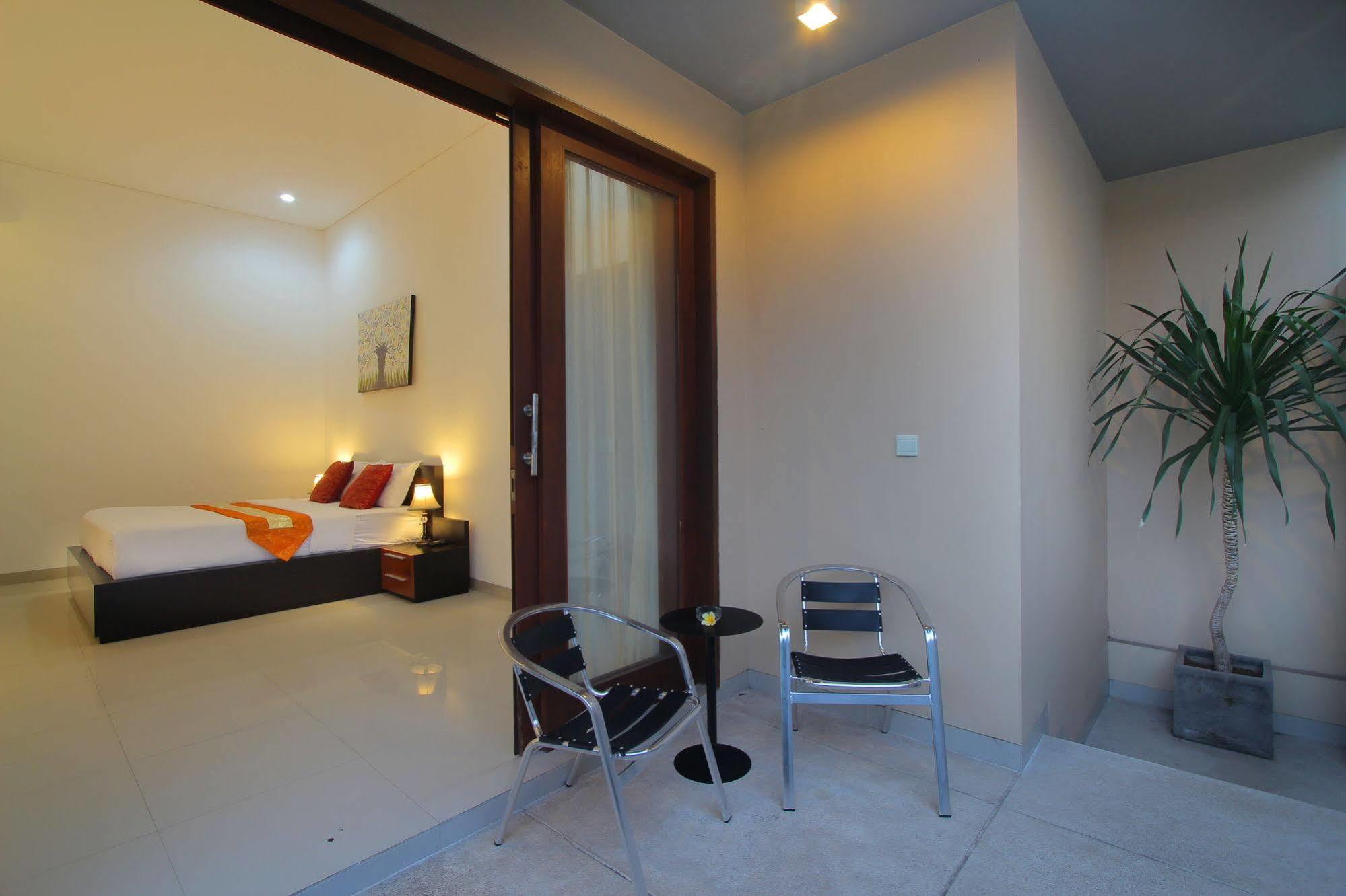 Lotus Tirta Seminyak Hotel Exterior foto