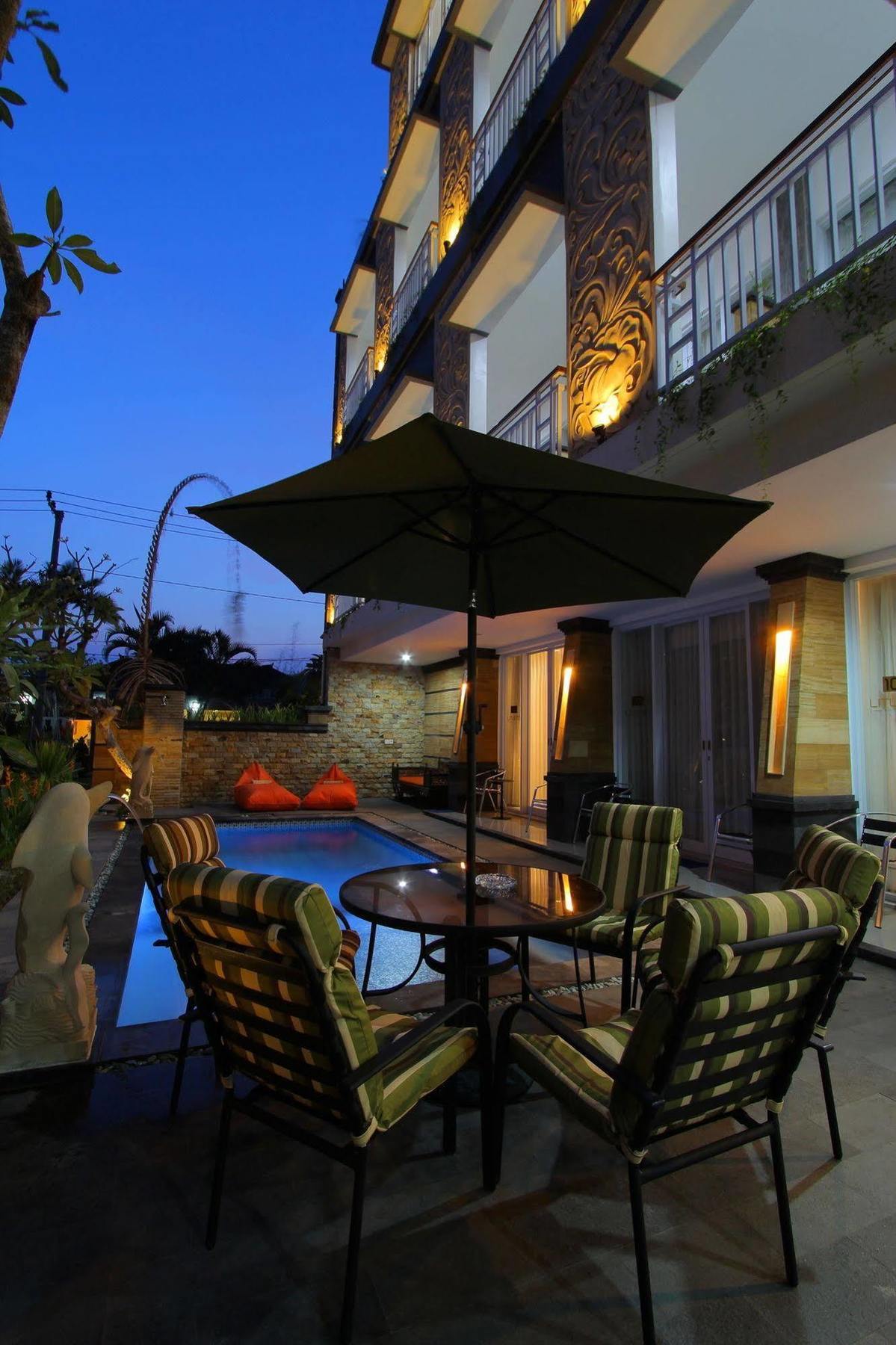 Lotus Tirta Seminyak Hotel Exterior foto