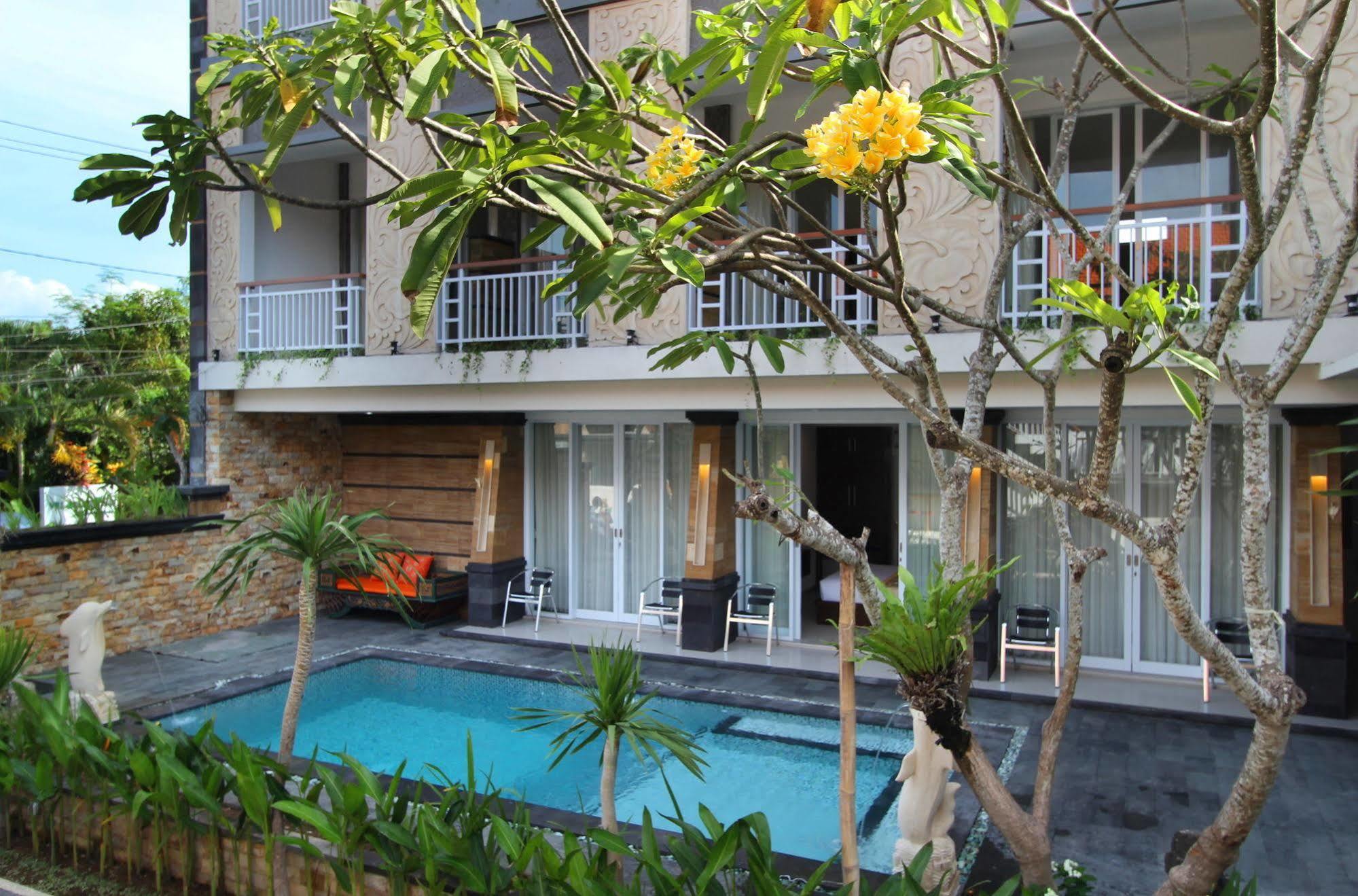Lotus Tirta Seminyak Hotel Exterior foto