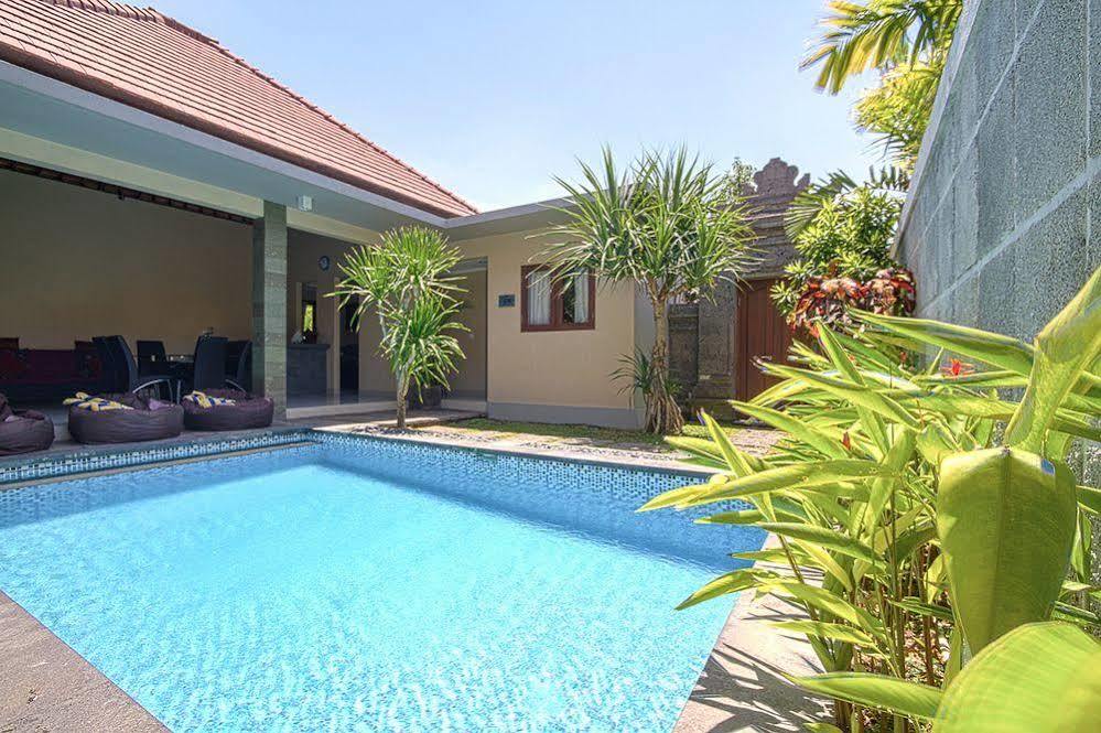 Lotus Tirta Seminyak Hotel Exterior foto