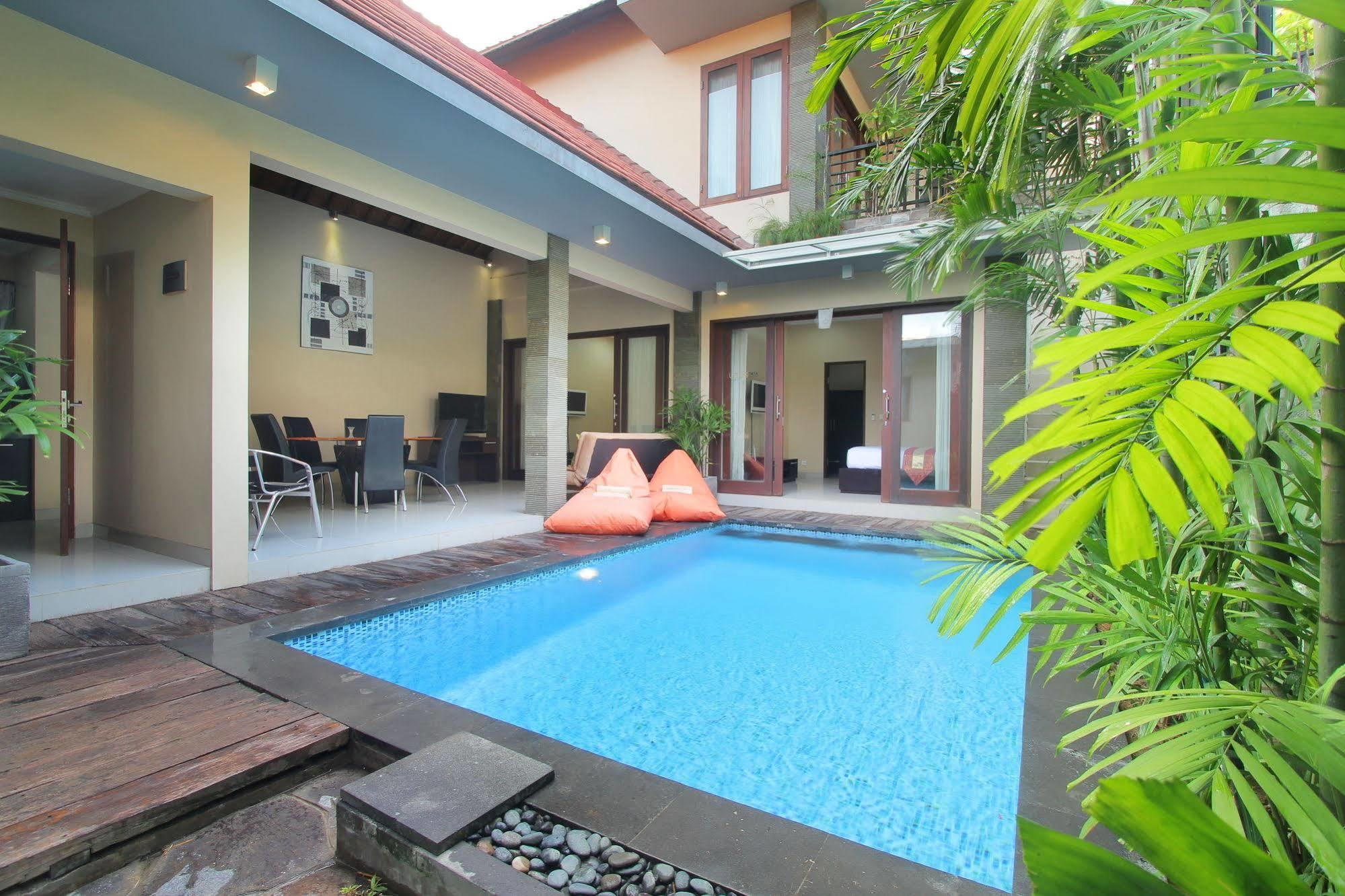 Lotus Tirta Seminyak Hotel Exterior foto
