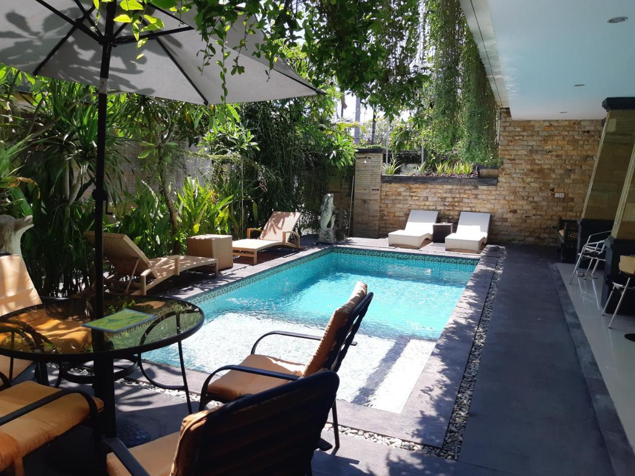 Lotus Tirta Seminyak Hotel Exterior foto