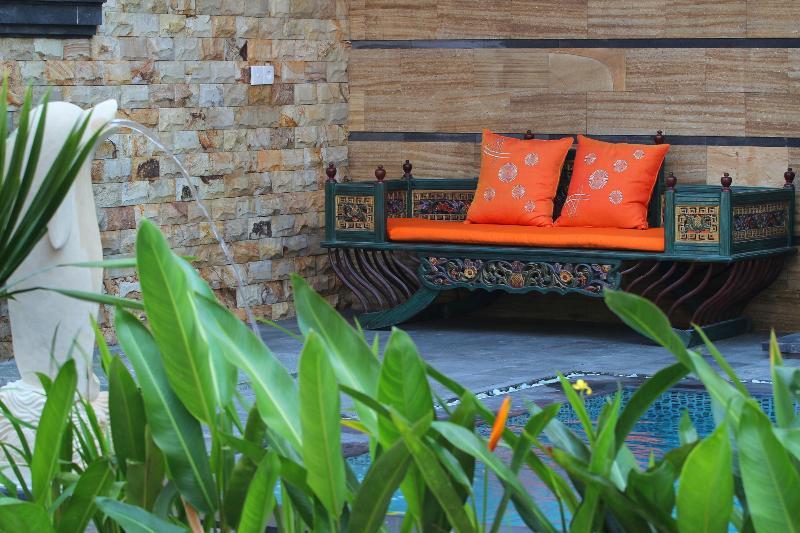 Lotus Tirta Seminyak Hotel Exterior foto